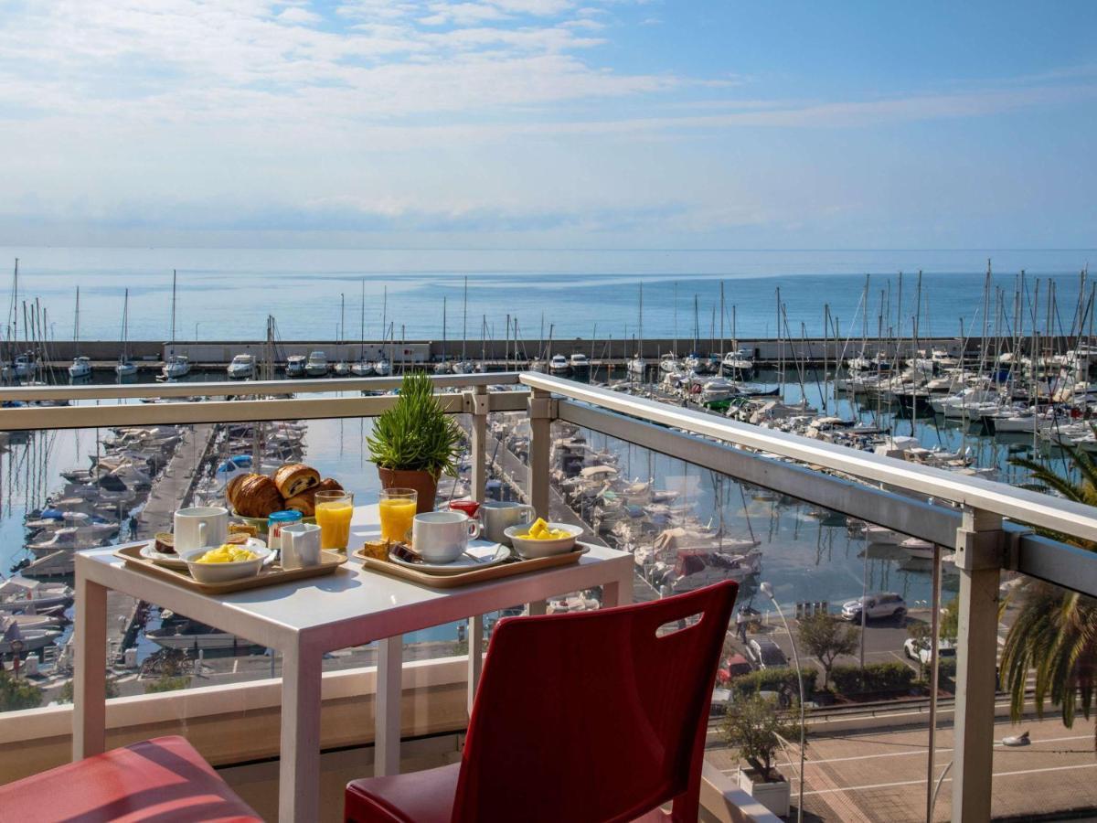 Ibis Budget Bord De Hotel 2*