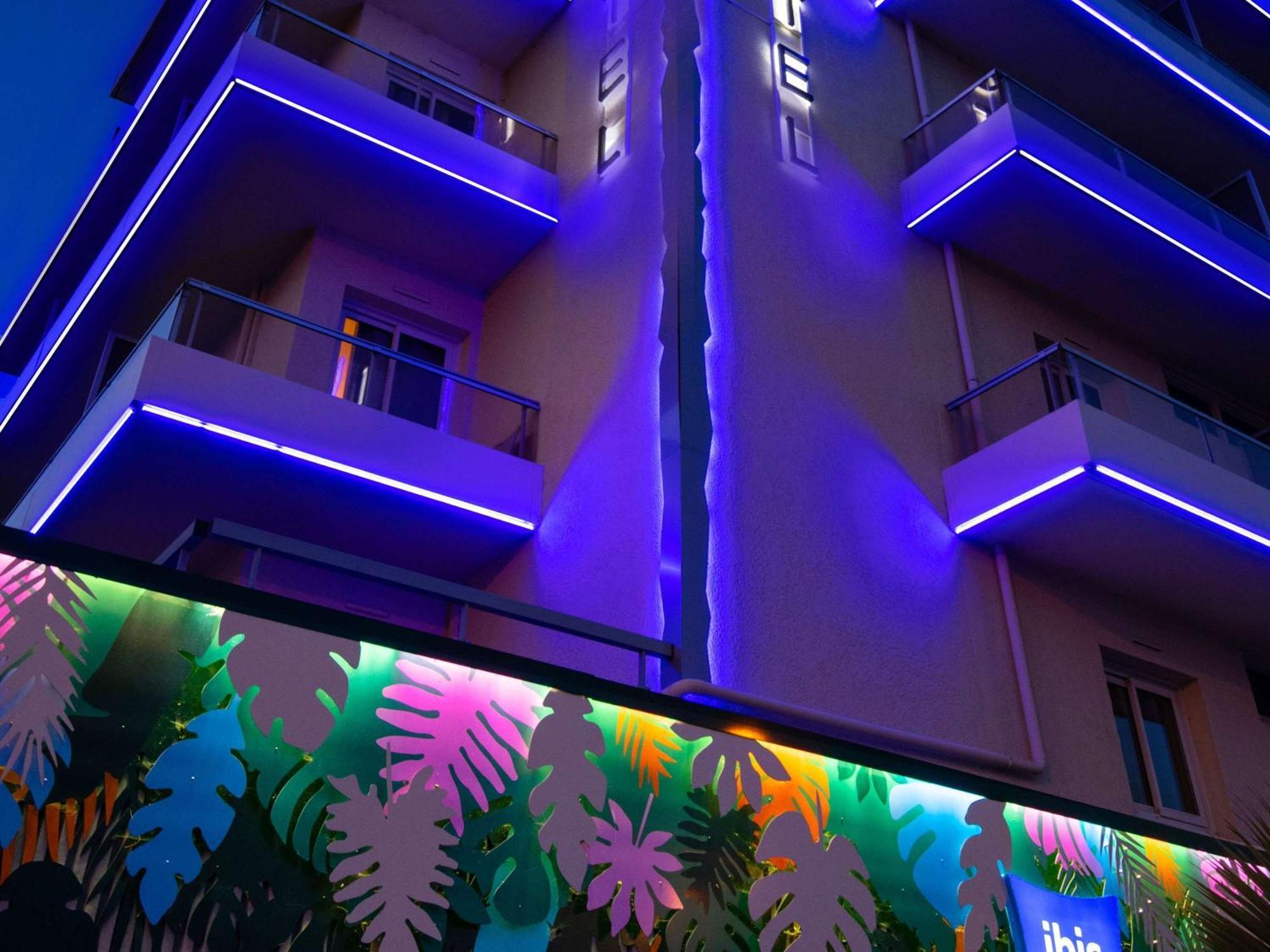 Ibis Budget Bord De Hotel 2*